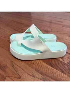 CROCS WOMENS GREEN PLATFORM SANDALS SIZE 10